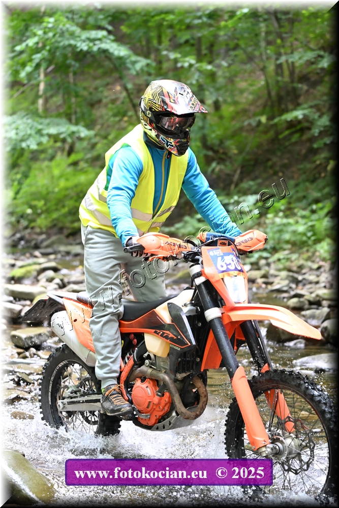 Náhled obrázku: 2025-1909-Celadna-650, motorka.JPG